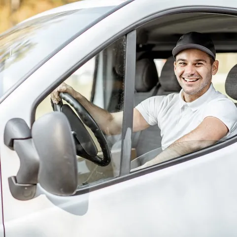 PIENET KUORMA-AUTOJEN SEURANTALAITTEET